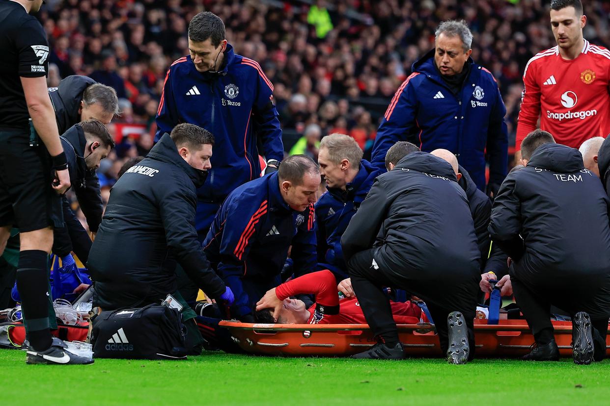 费德勒在比赛中受伤退赛，曼联主帅表示担忧(费德勒在比赛中受伤退赛,曼联主帅表示担忧吗)-九游娱乐