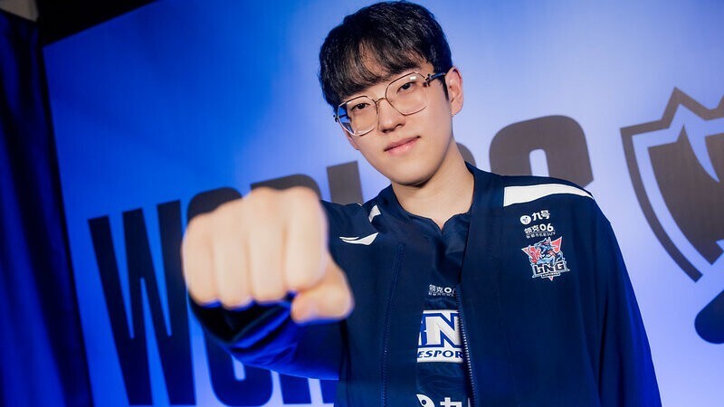 包含Scout重要时刻反败为胜，FPX带队取胜！热度持续攀升的词条-九游娱乐