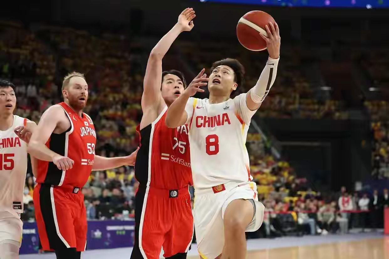 包含IG观众热烈欢呼！，杜兰特迎来五赛季出色发挥引发球迷热议的词条-9game