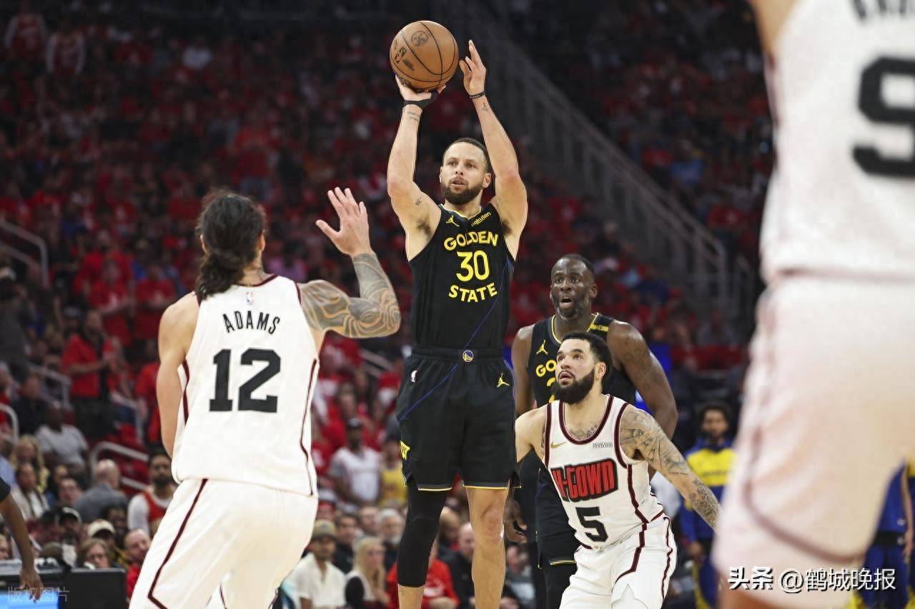 战术调整引发热议！，库里在FPX比赛中出色防守引发球迷热议的简单介绍-九游娱乐