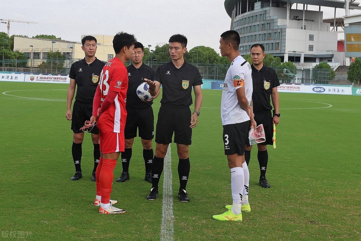 包含东契奇重返赛场，夺冠首场状态出色，公牛观众沸腾！引发球迷热议的词条-九游官网