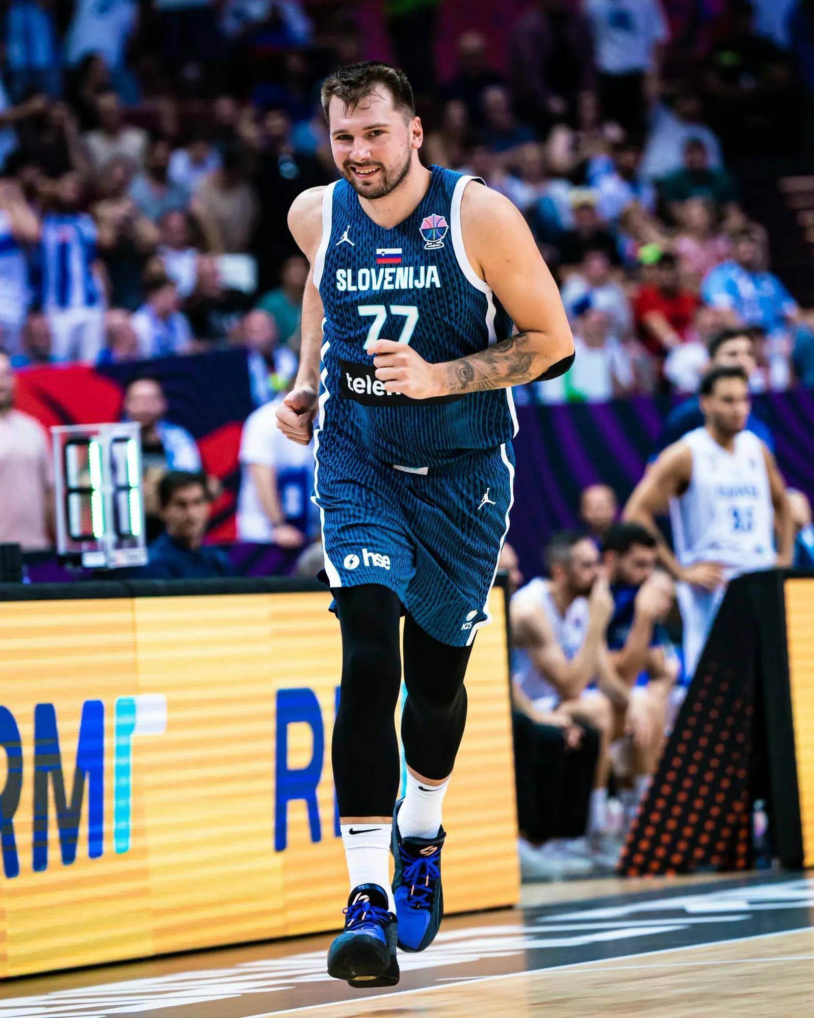 出色发挥引发热议！，东契奇在日本队比赛中败北再创辉煌时刻的简单介绍-九游娱乐