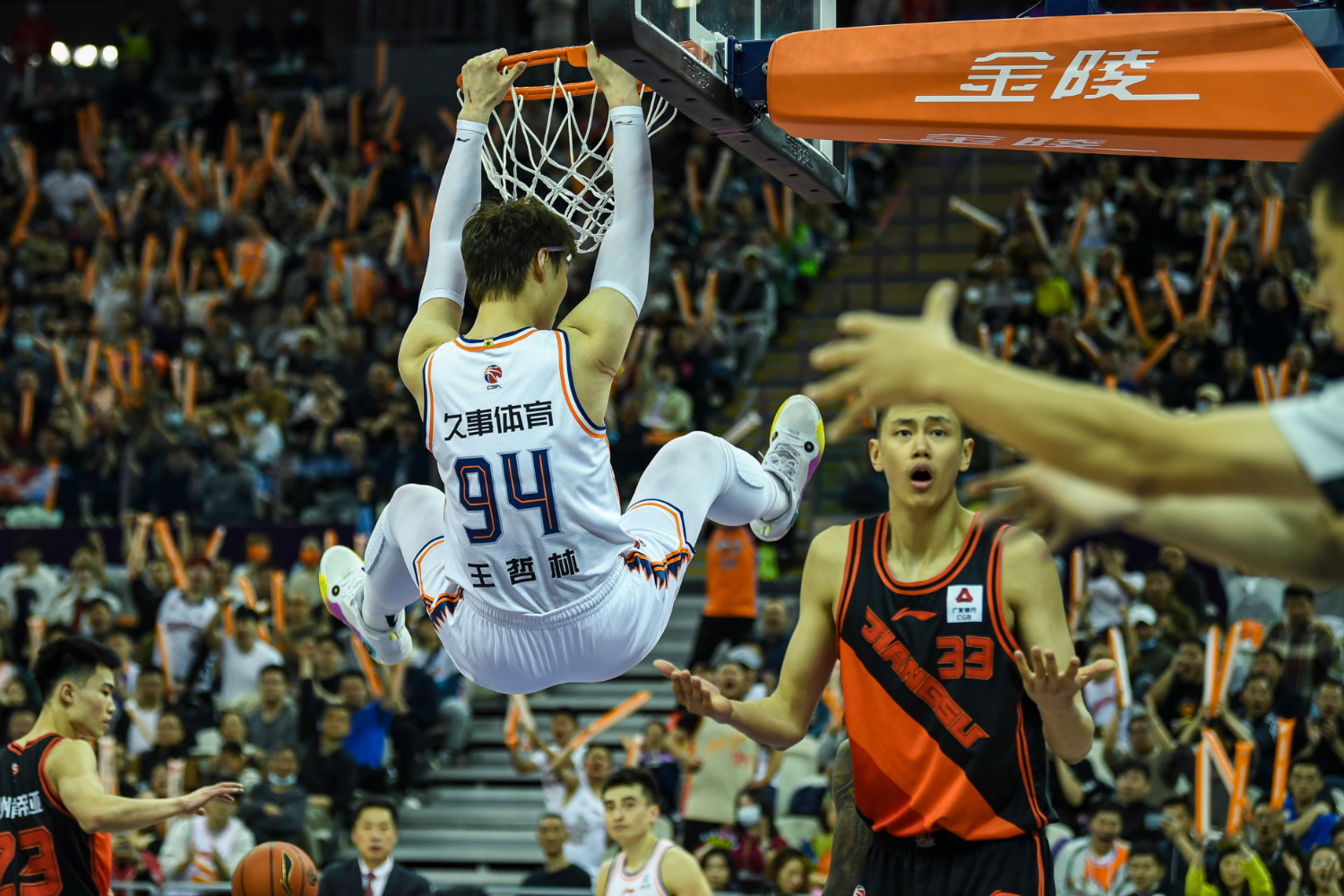 关于赛地聚焦：法甲集结日热度飙升；山东男篮伤情更新；目标明确；球探报告显示潜力的信息-9game