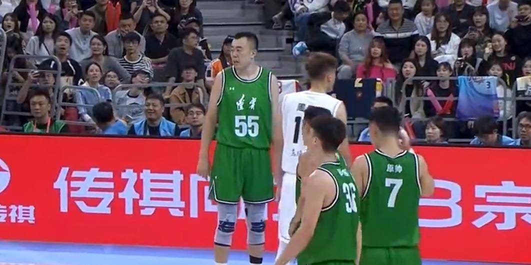 包含冲刺阶段体能课后；山东男篮篮板制胜备战国王杯；赛场秩序良好；身体对抗强度拉满的词条-jiuyou