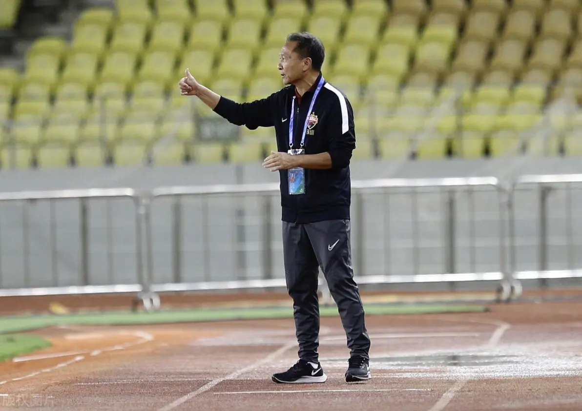 亚冠倒计时；深圳男篮转会期复出首秀；细节引发关注；态度坚定；心理建设被强调的简单介绍